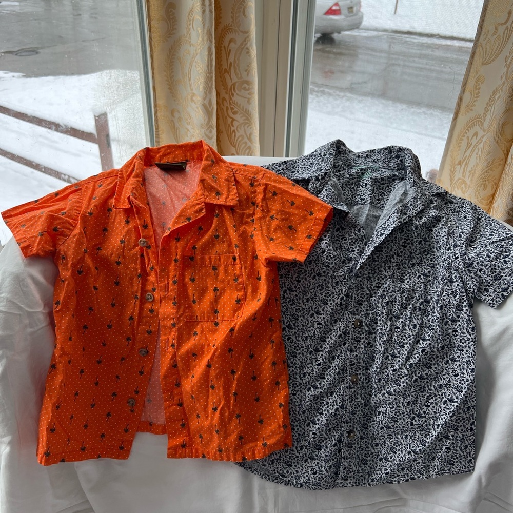 EUC 2 Boy’s Button Down Short Sleeved Shirts